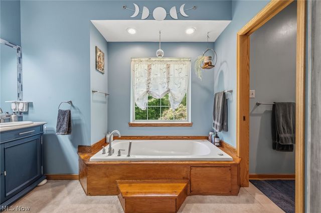 6308 Manchester Road, New Franklin, OH 44216