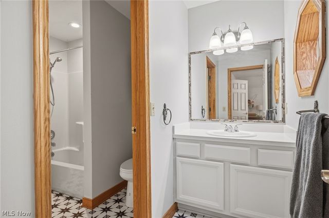 6308 Manchester Road, New Franklin, OH 44216
