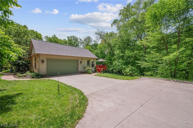 6308 Manchester Road, New Franklin, OH 44216