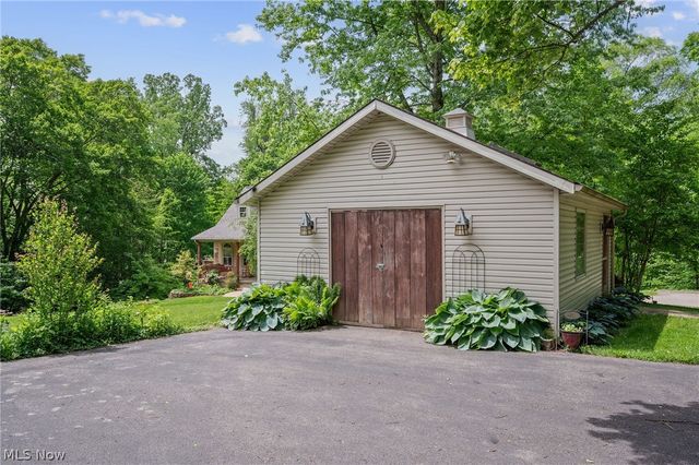 6308 Manchester Road, New Franklin, OH 44216