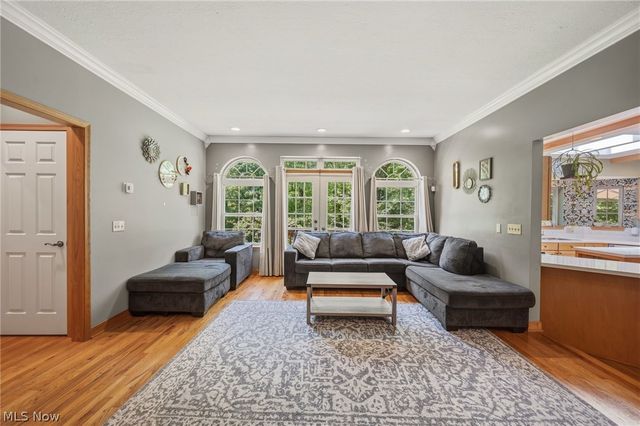 6308 Manchester Road, New Franklin, OH 44216