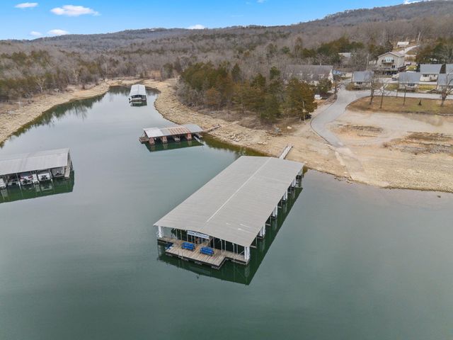 152 & 154 Deep Water Circle, Reeds Spring, MO 65737