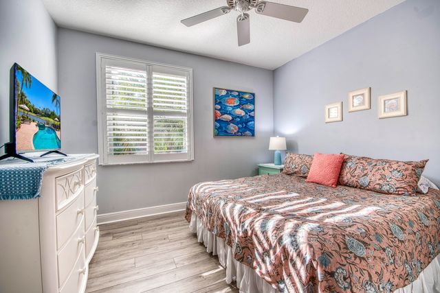 7467 Ironhorse Boulevard, West Palm Beach, FL 33412