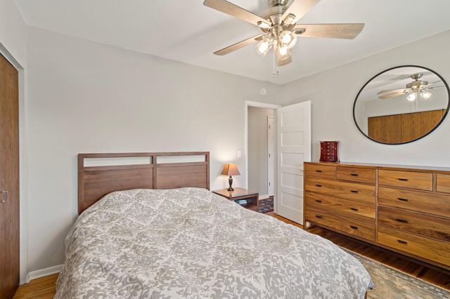 8134 Knoll Street N, Golden Valley, MN 55427