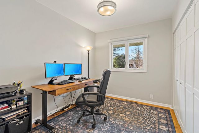 8134 Knoll Street N, Golden Valley, MN 55427