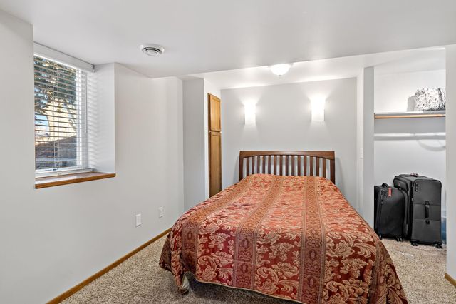 8134 Knoll Street N, Golden Valley, MN 55427