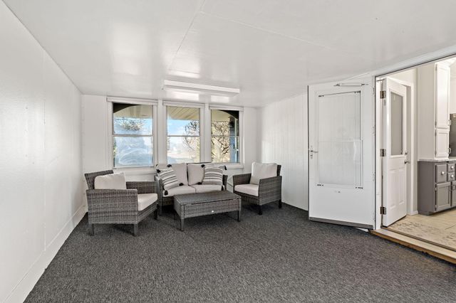 8134 Knoll Street N, Golden Valley, MN 55427