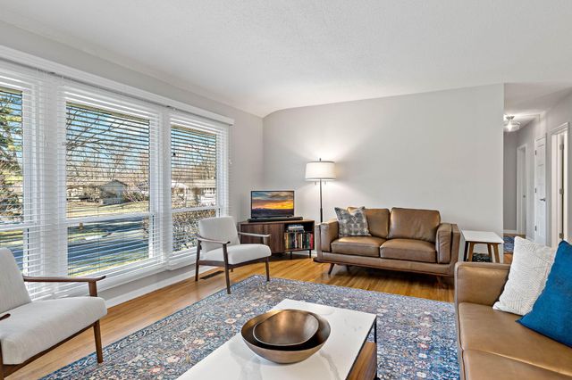 8134 Knoll Street N, Golden Valley, MN 55427