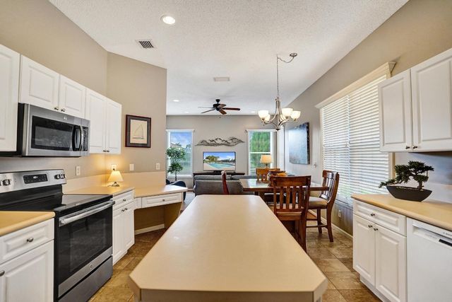 6683 Jog Palm Drive, Boynton Beach, FL 33437