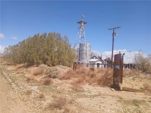 32292 Neuralia Road, Cantil, CA 93519