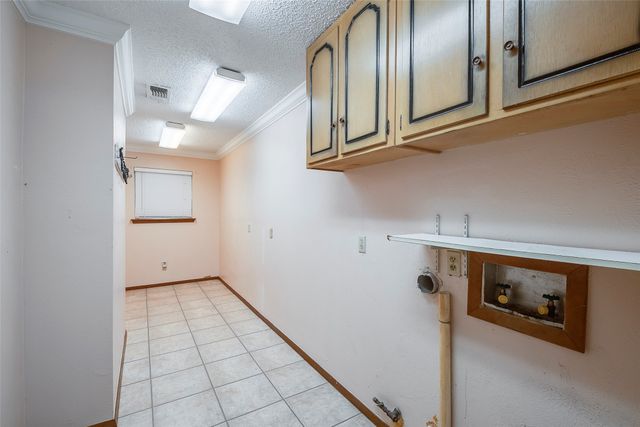 818 Westbrook Drive, Irving, TX 75060