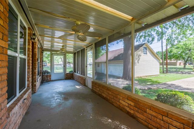 818 Westbrook Drive, Irving, TX 75060