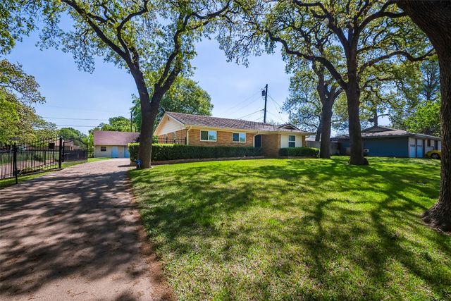 818 Westbrook Drive, Irving, TX 75060