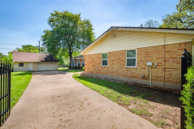 818 Westbrook Drive, Irving, TX 75060