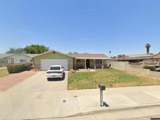 1435 S Salome Street, Tulare, CA 93274