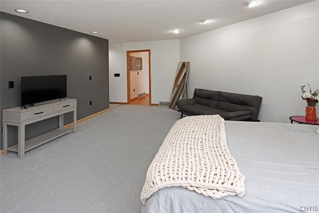 7807 Clearwater Circle, Pompey, NY 13104