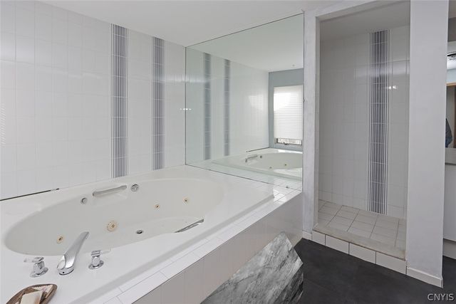 7807 Clearwater Circle, Pompey, NY 13104