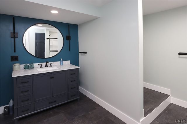 7807 Clearwater Circle, Pompey, NY 13104