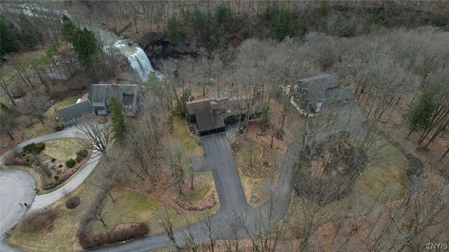 7807 Clearwater Circle, Pompey, NY 13104