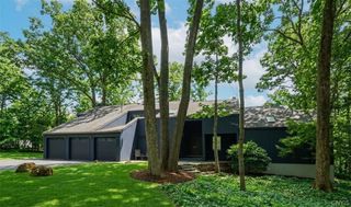 7807 Clearwater Circle, Pompey, NY 13104