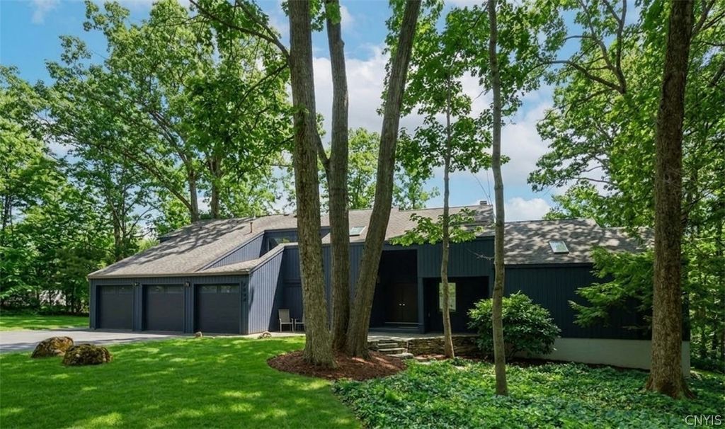 7807 Clearwater Circle, Pompey, NY 13104
