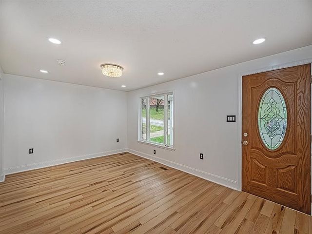 260 Creston Drive, West Mifflin, PA 15122