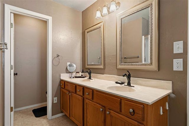 420 Palo Verde Drive, Yukon, OK 73099