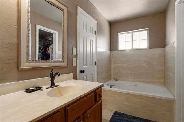 420 Palo Verde Drive, Yukon, OK 73099