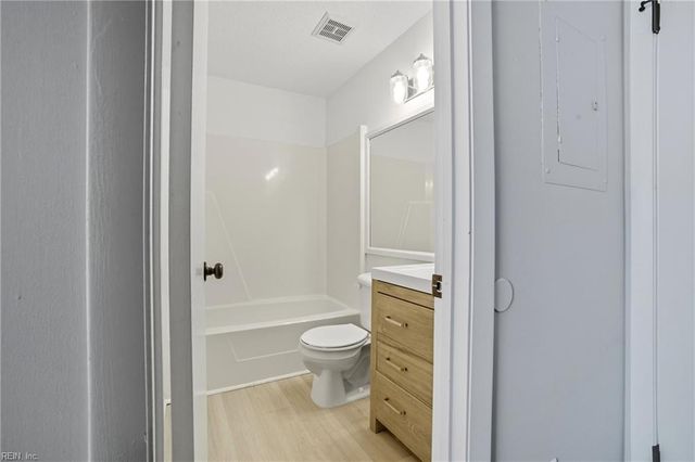 610 Pylon CT, Virginia Beach, VA 23462