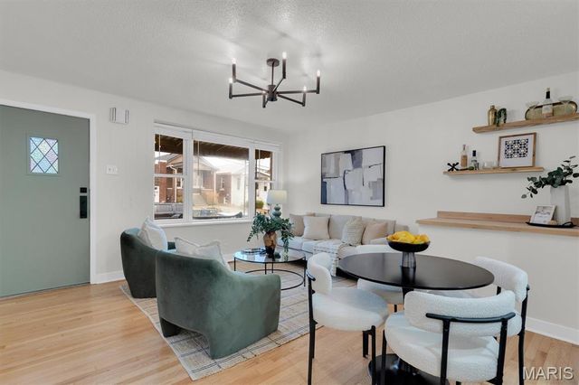 2238 Edwards, St Louis, MO 63110