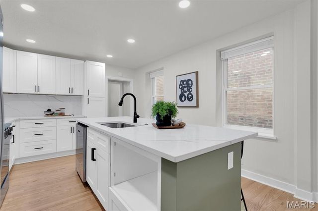 2238 Edwards, St Louis, MO 63110