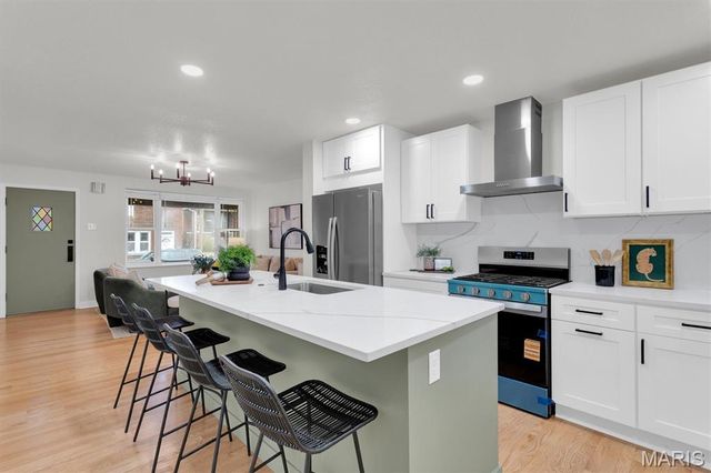 2238 Edwards, St Louis, MO 63110