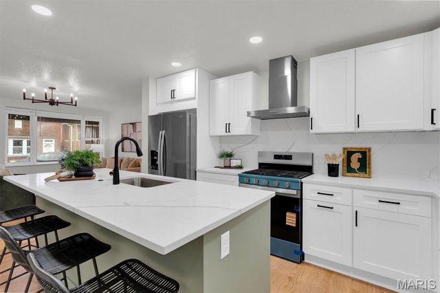 2238 Edwards, St Louis, MO 63110