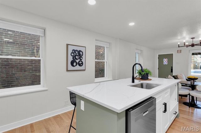 2238 Edwards, St Louis, MO 63110