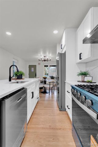 2238 Edwards, St Louis, MO 63110