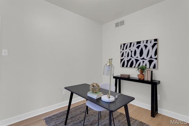 2238 Edwards, St Louis, MO 63110