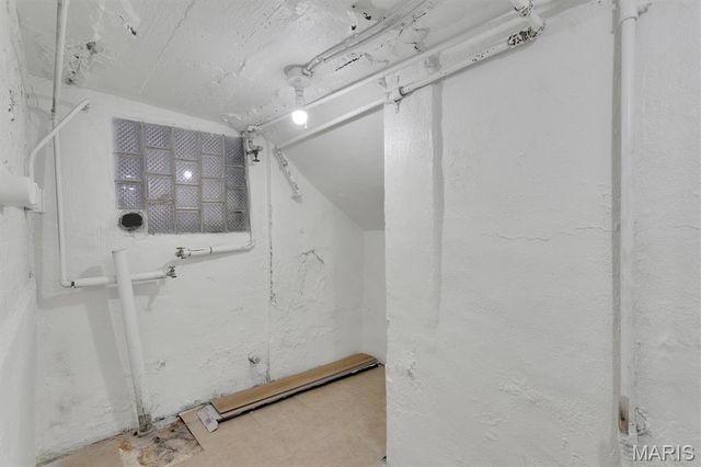 2238 Edwards, St Louis, MO 63110