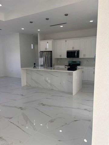 3718 8th ST SW, Lehigh Acres, FL 33976