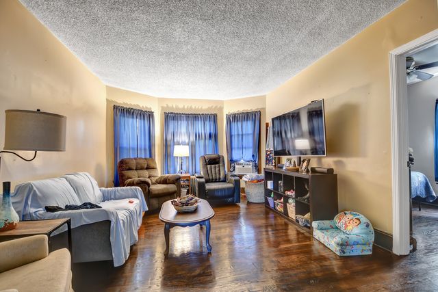 1904 High Street, Blue Island, IL 60406