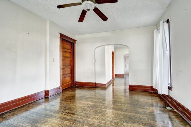 1904 High Street, Blue Island, IL 60406