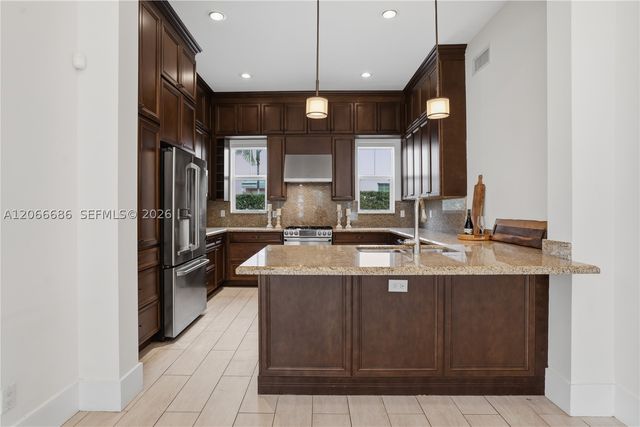 1749 NE 9th St, Fort Lauderdale, FL 33304