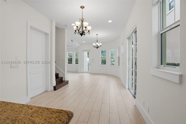 1749 NE 9th St, Fort Lauderdale, FL 33304