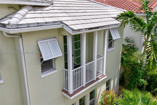 1749 NE 9th St, Fort Lauderdale, FL 33304