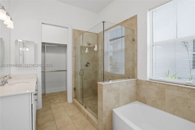 1749 NE 9th St, Fort Lauderdale, FL 33304