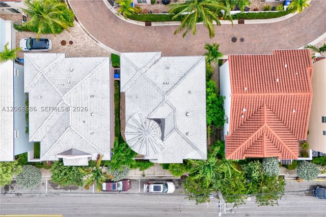 1749 NE 9th St, Fort Lauderdale, FL 33304