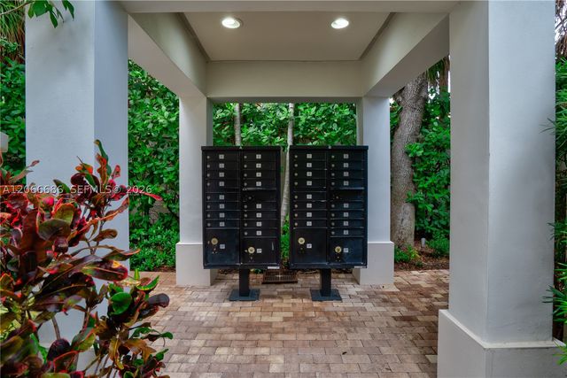 1749 NE 9th St, Fort Lauderdale, FL 33304