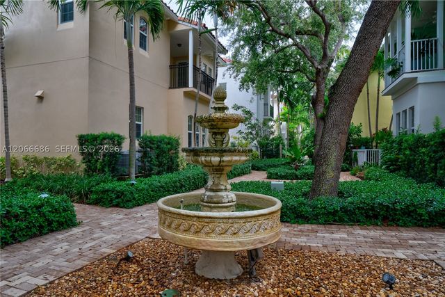 1749 NE 9th St, Fort Lauderdale, FL 33304