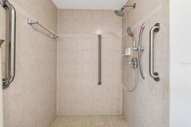 10375 CARROLLWOOD LANE 332, Tampa, FL 33618