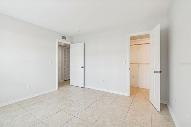 10375 CARROLLWOOD LANE 332, Tampa, FL 33618