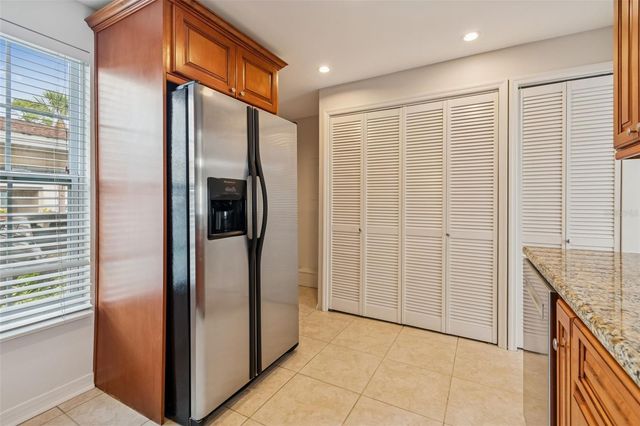 10375 CARROLLWOOD LANE 332, Tampa, FL 33618